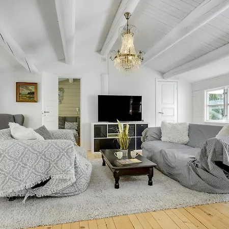 3 Bedroom Gorgeous In 펜션