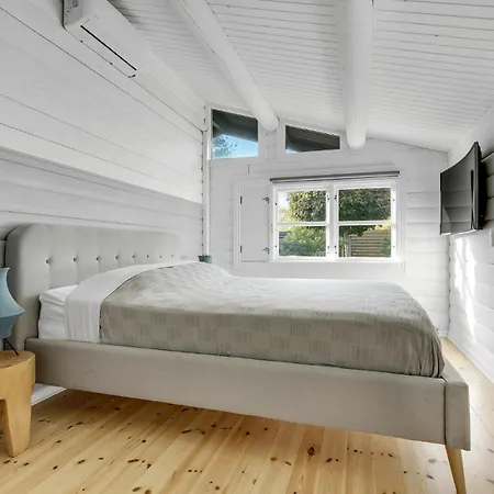 3 Bedroom Gorgeous In 길렐라이에