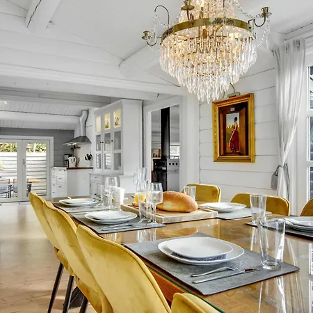3 Bedroom Gorgeous In 펜션